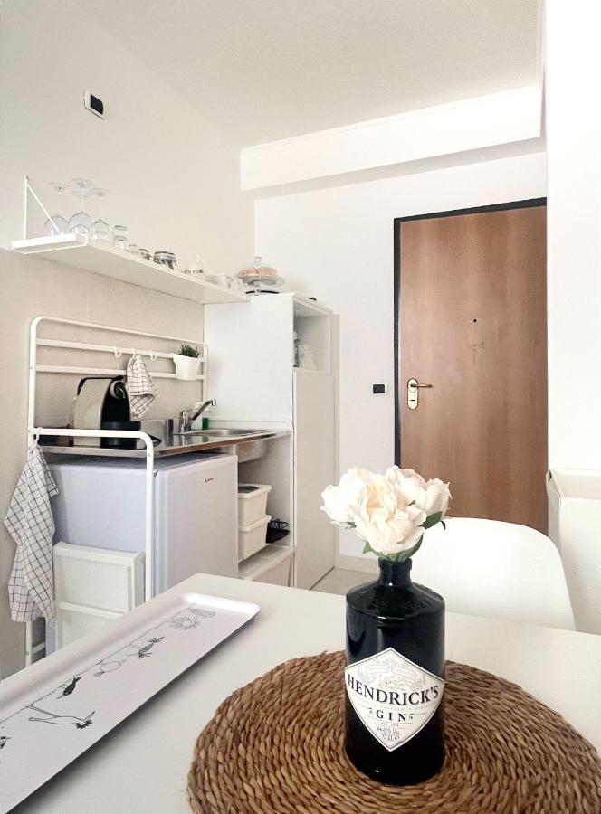 Appartamento A Casa Di Pizz - Bilocale Con Parcheggio Privato Savona Esterno foto