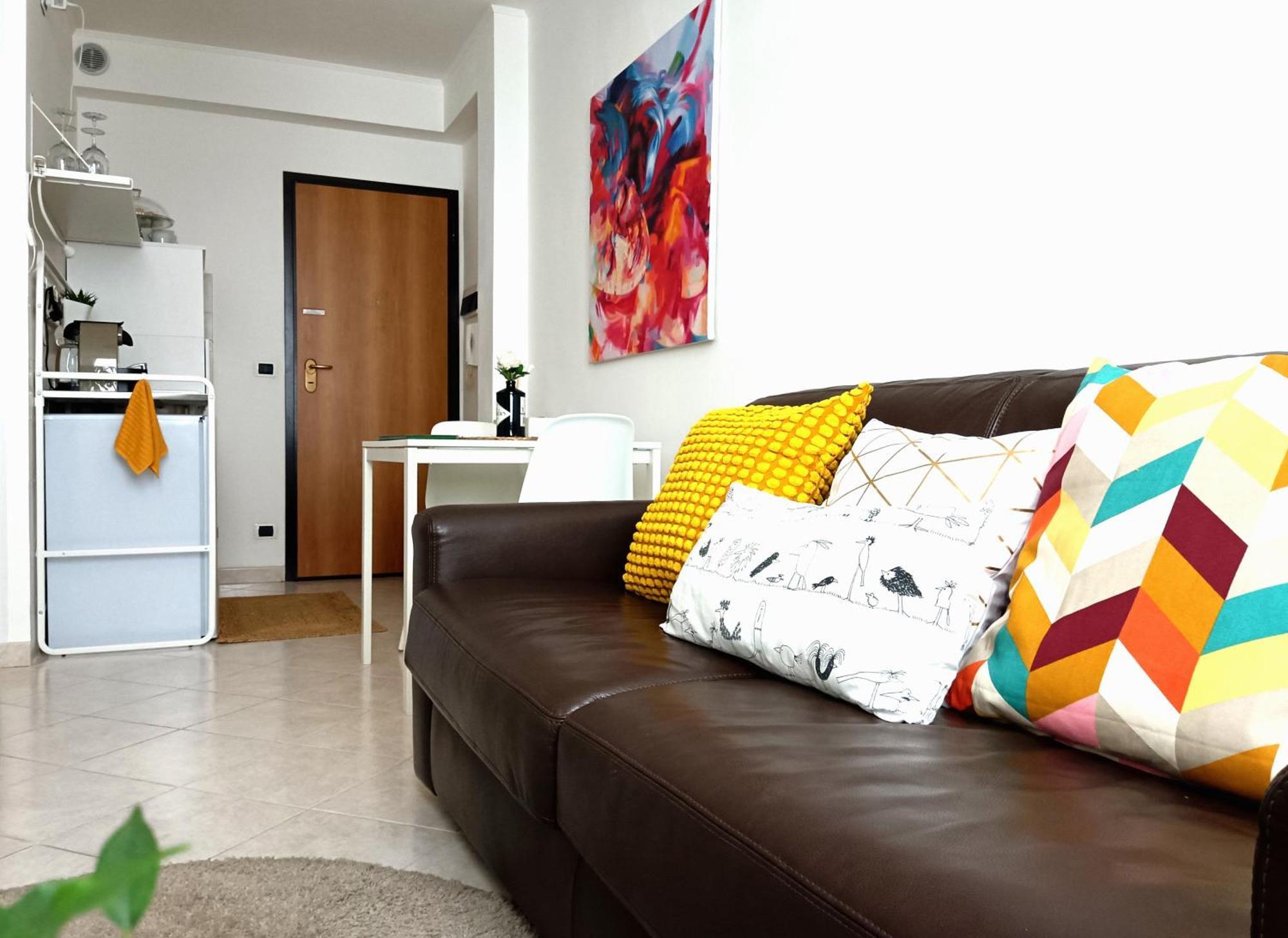 Appartamento A Casa Di Pizz - Bilocale Con Parcheggio Privato Savona Camera foto