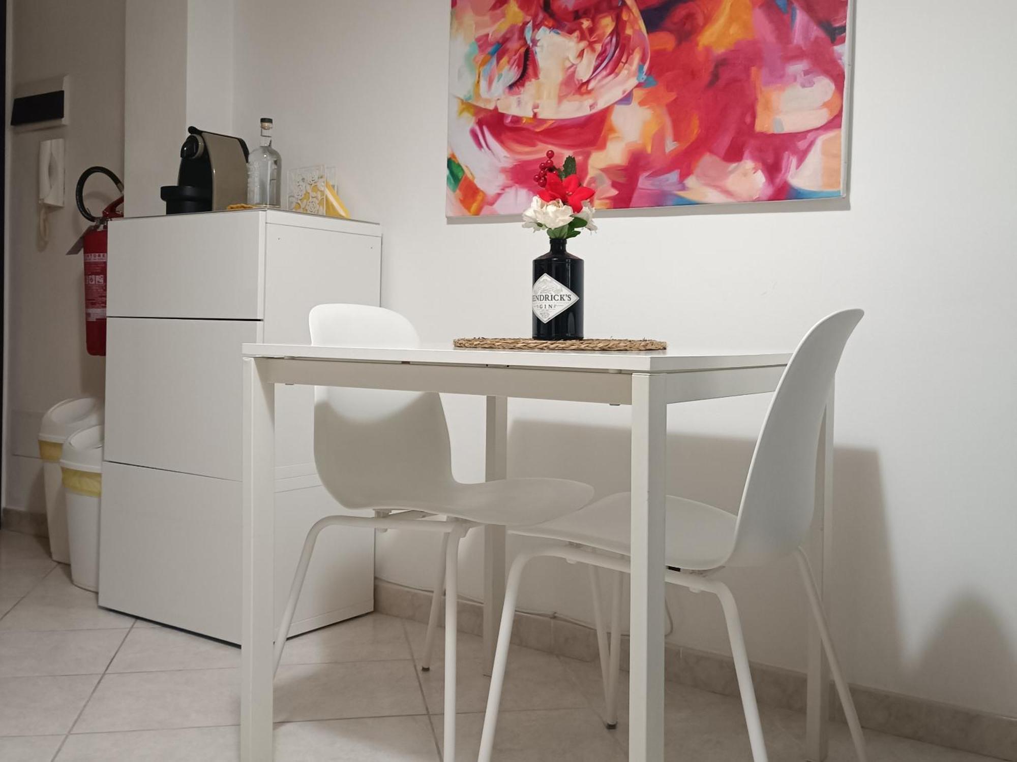 Appartamento A Casa Di Pizz - Bilocale Con Parcheggio Privato Savona Camera foto